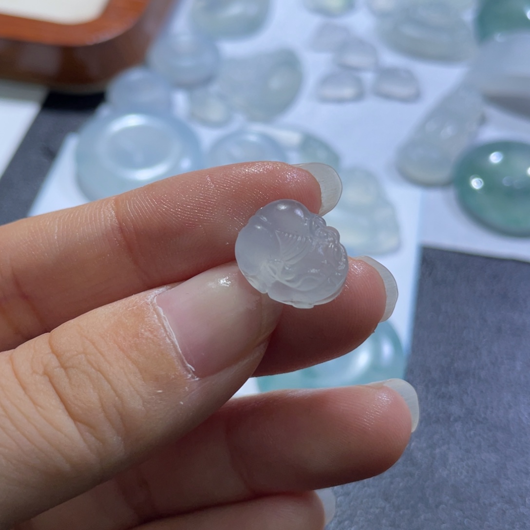 定制翡翠未镶嵌貔貅