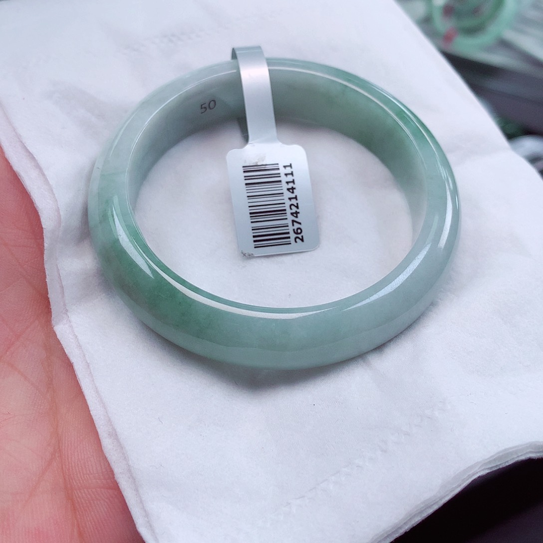 翡翠手镯未镶嵌圈口51