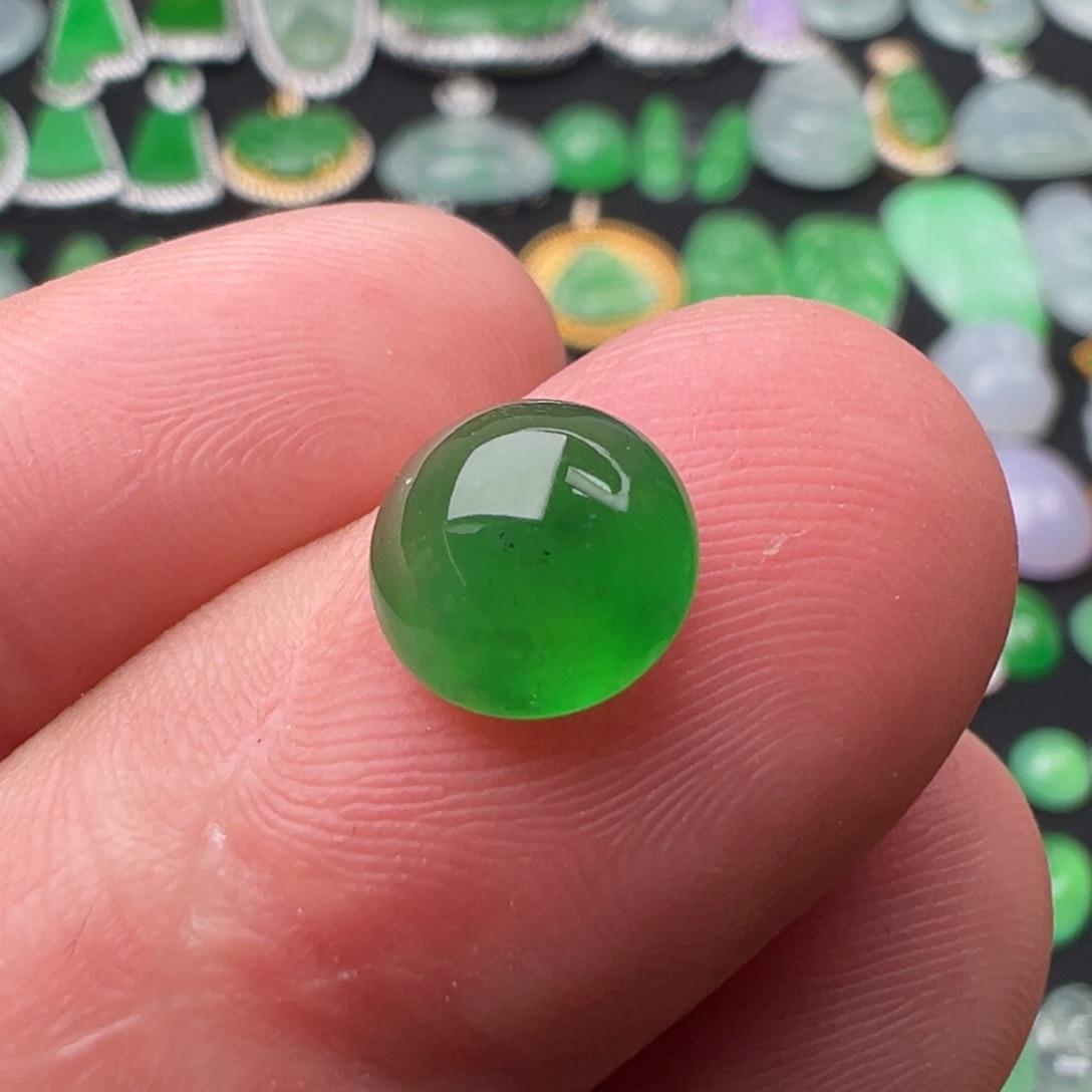 翡翠颈饰未镶嵌蛋面8.2