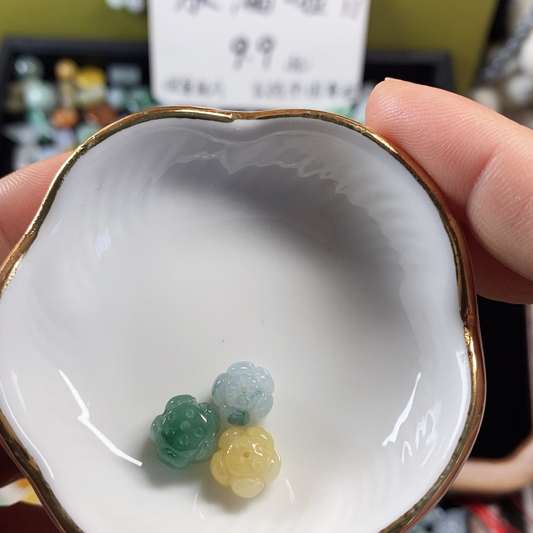 A***】翡翠未镶嵌颈饰小滴溜