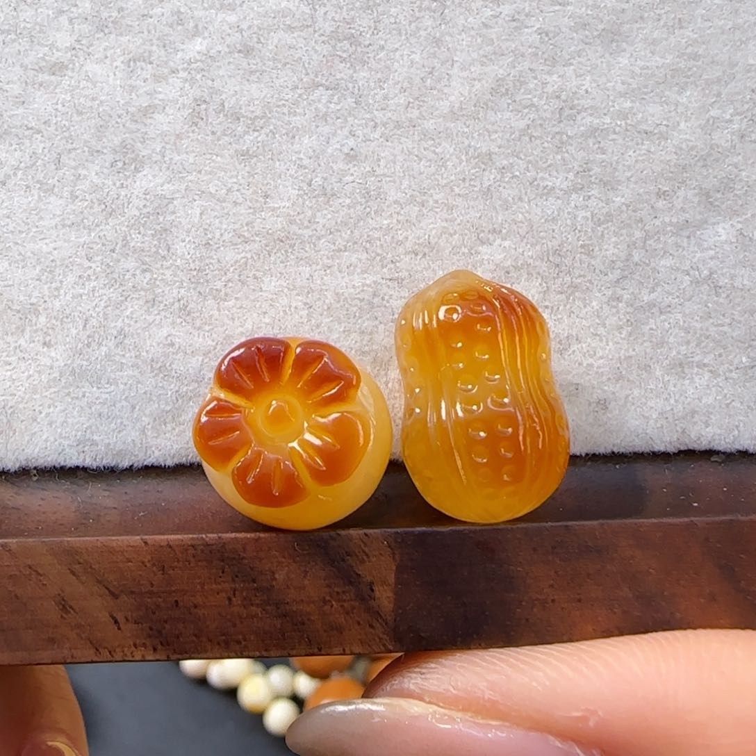 琥珀未镶嵌珠宝奇石池*_