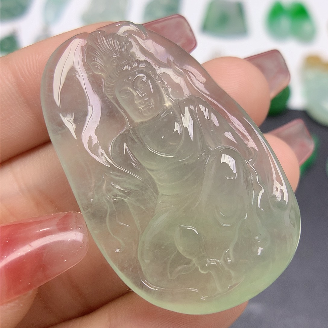 翡翠颈饰未镶嵌观音