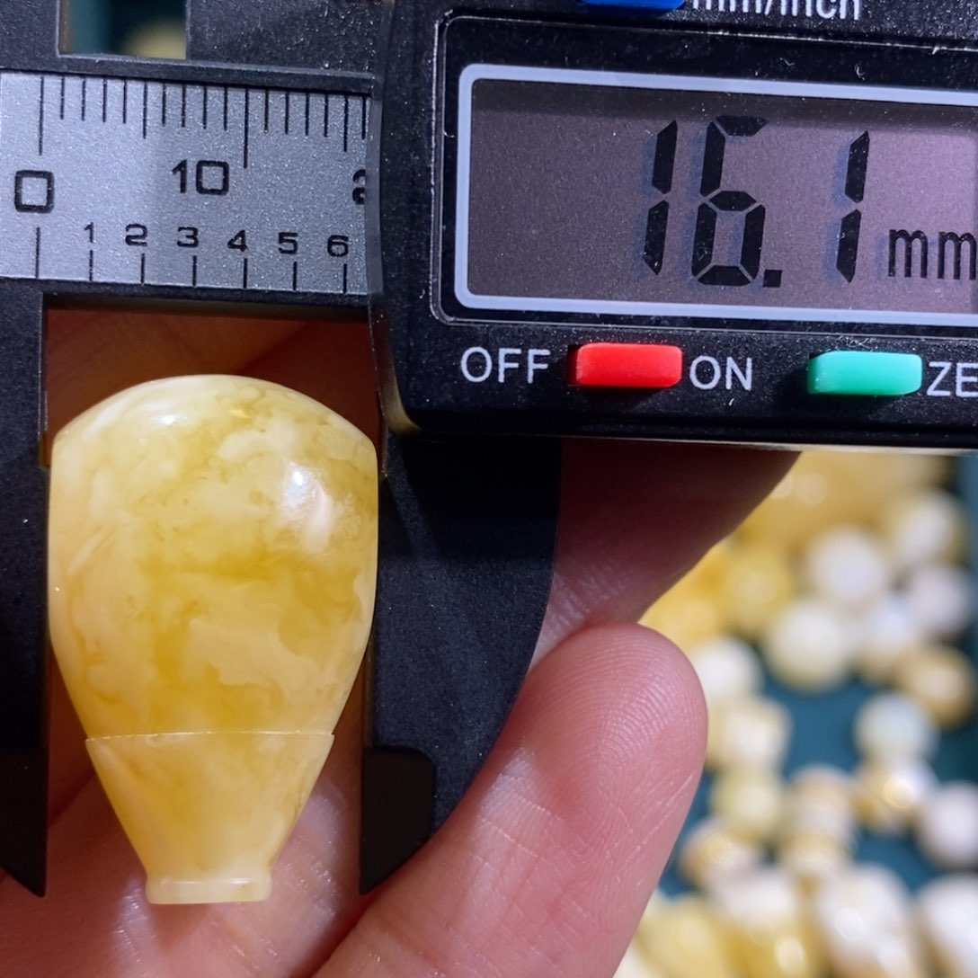 蜜蜡裸石未镶嵌配饰