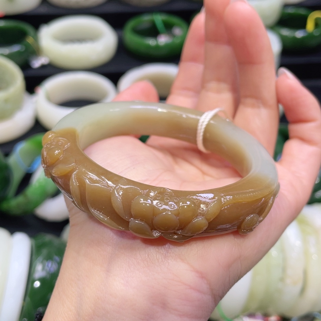 未镶嵌手镯和田玉72