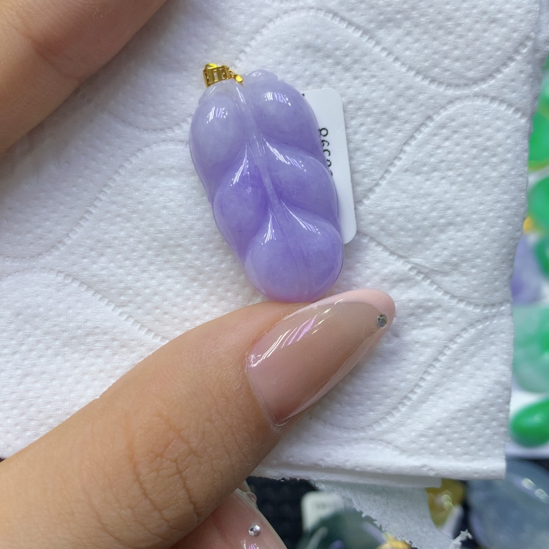 颈饰18K金镶嵌翡翠