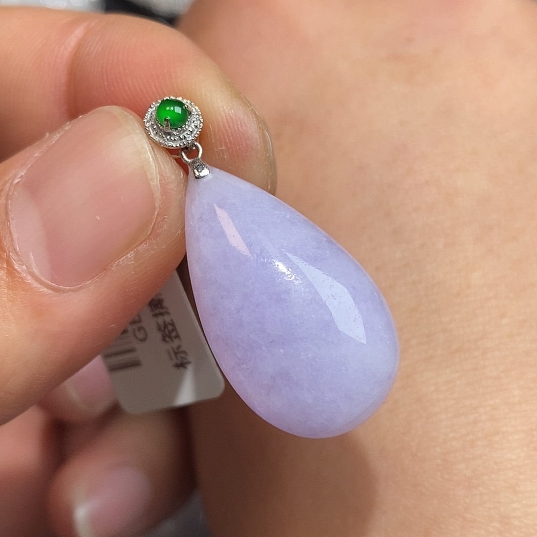 翡翠颈饰18K金镶嵌水滴