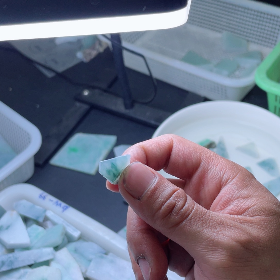 定制翡翠未镶嵌翡翠