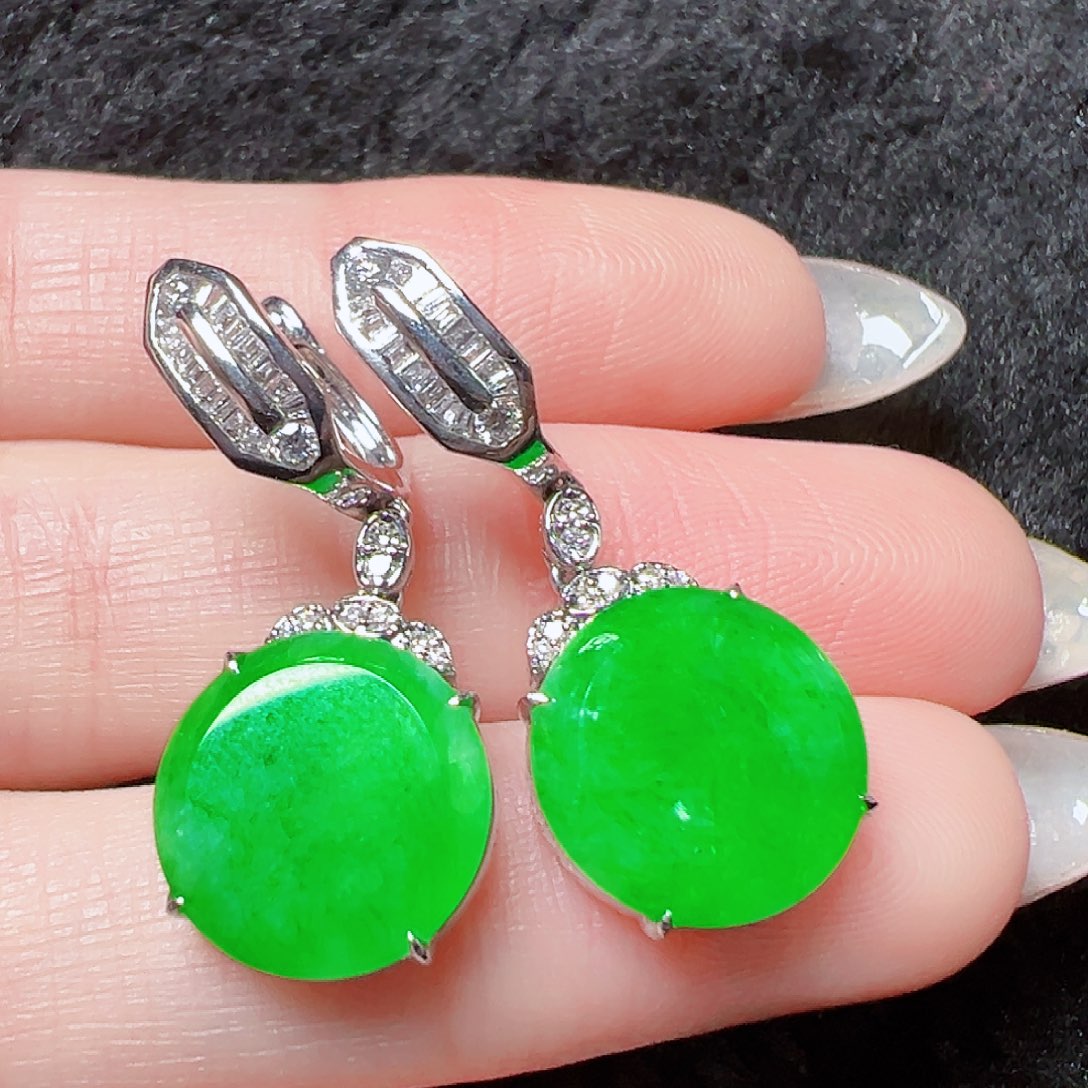 翡翠耳饰18K金镶嵌签收后24小时鉴赏期，过时不退