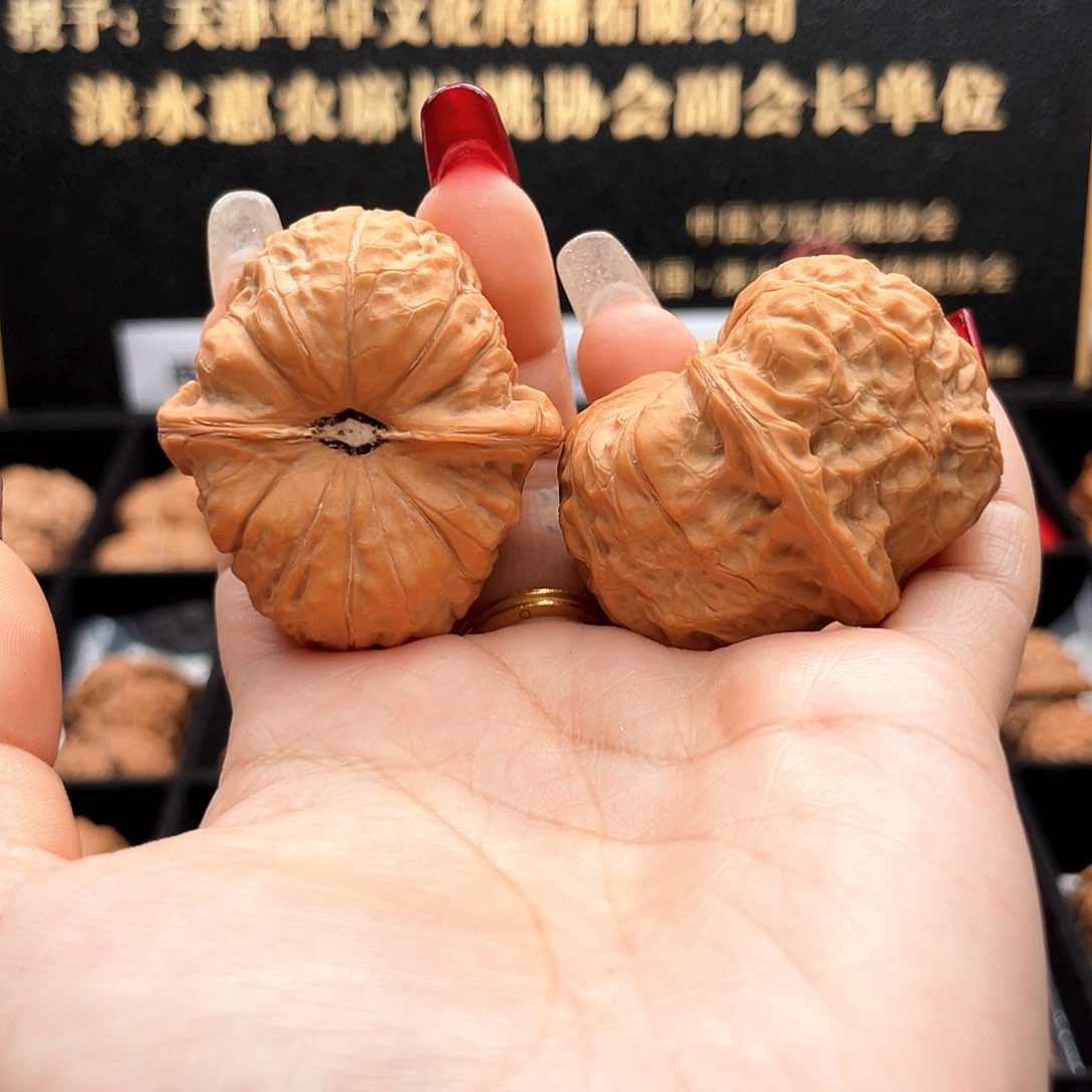 把件文玩核桃41拱桥型一字深凹底近正大眼睛41SS