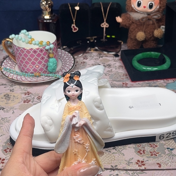 Hhhhbhhgghjhhhjjjjjjhhhhh