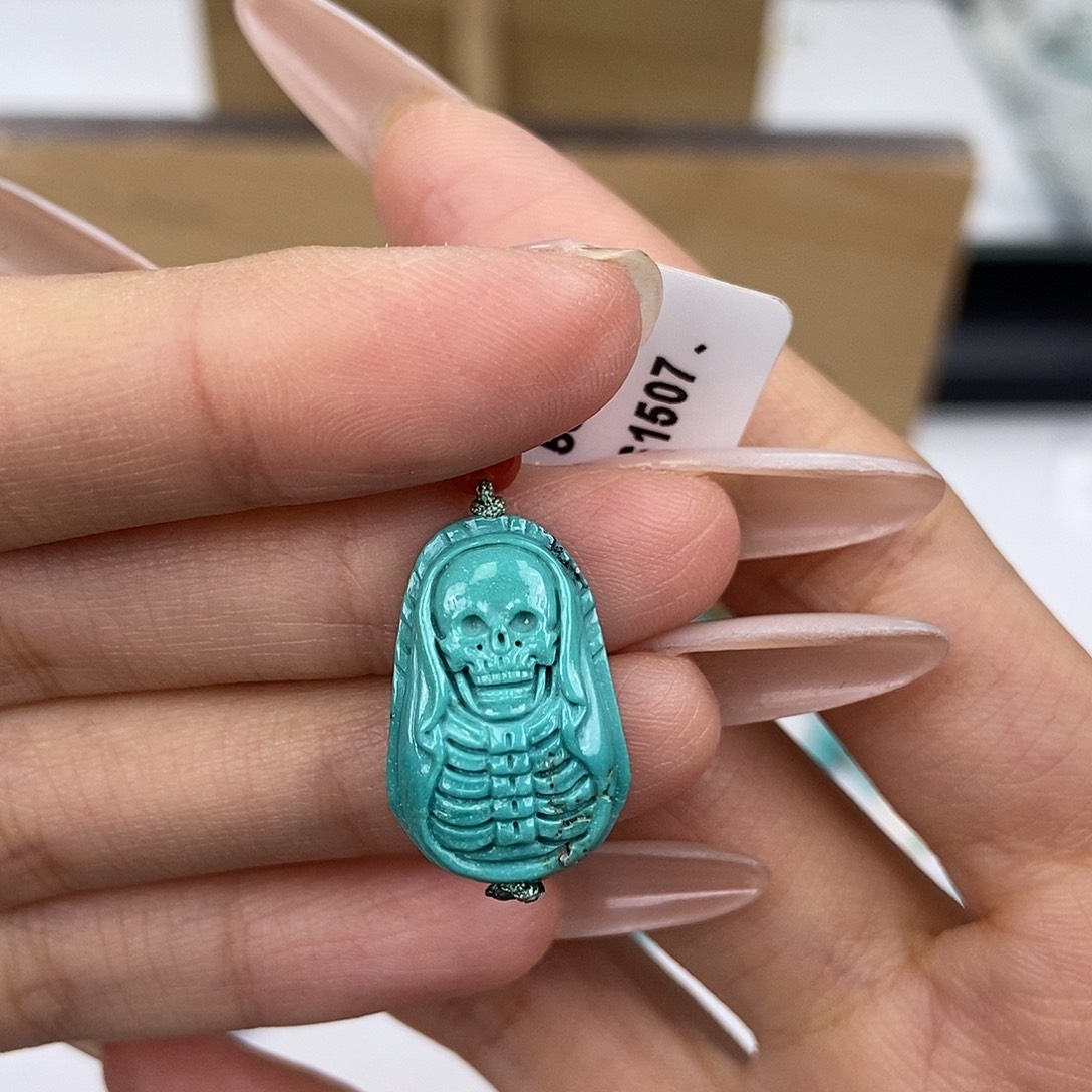 尼***倪绿松石未镶嵌珠宝半成品