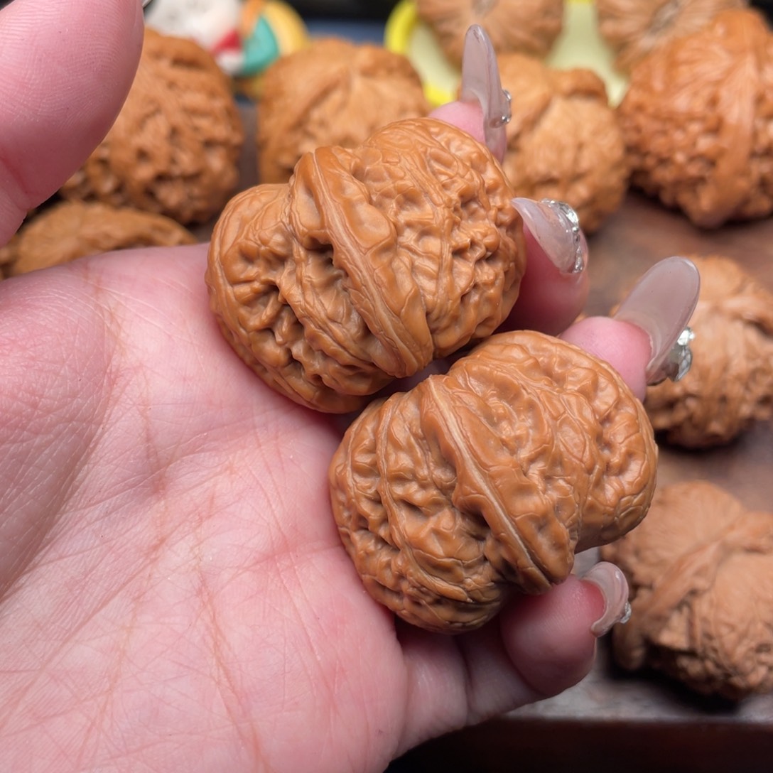 文玩核桃把件粗棱平谷元宝40