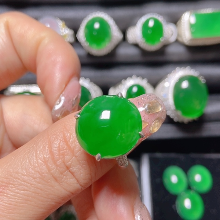 翡翠银S925镶嵌颈饰翡翠