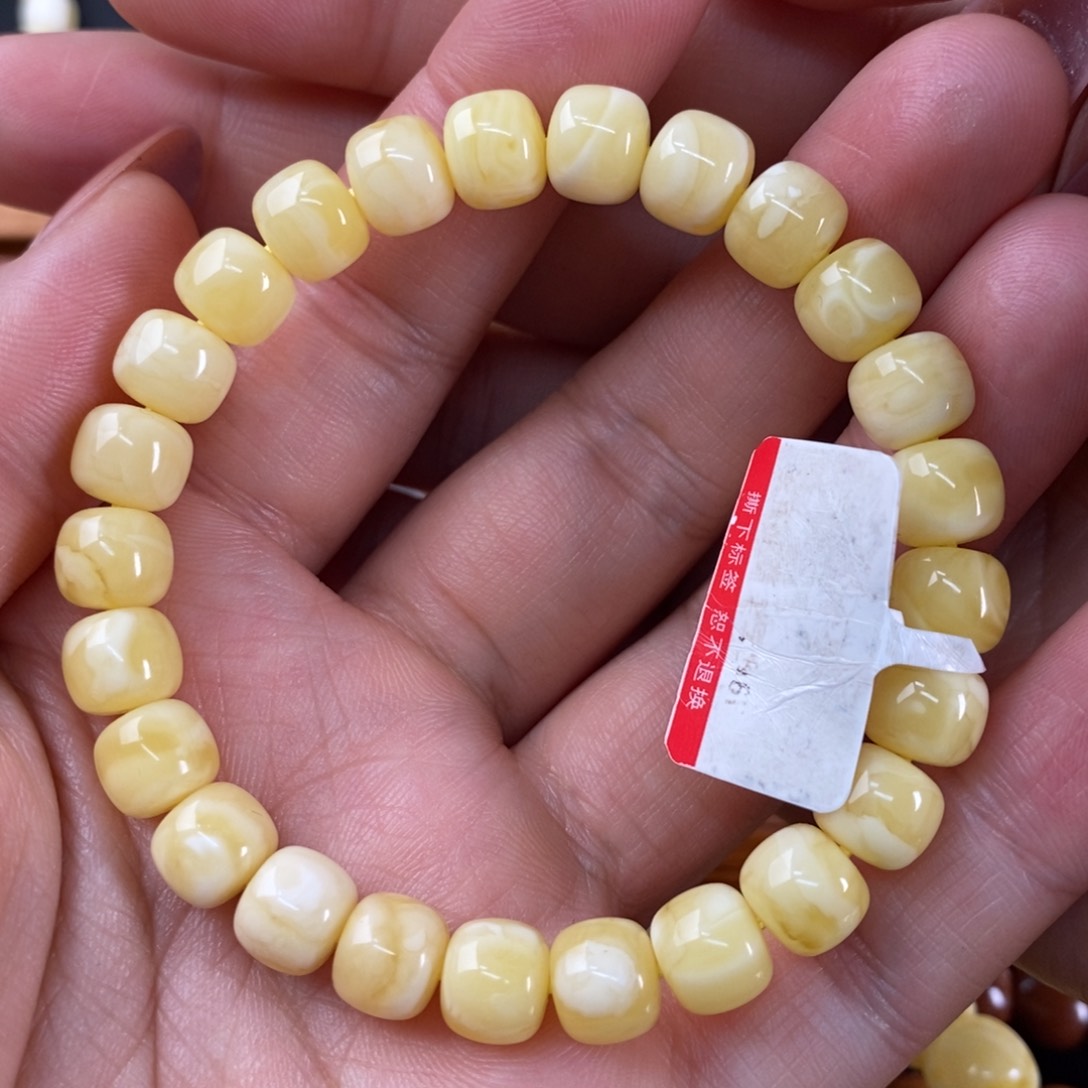 蜜蜡裸石未镶嵌蜜蜡