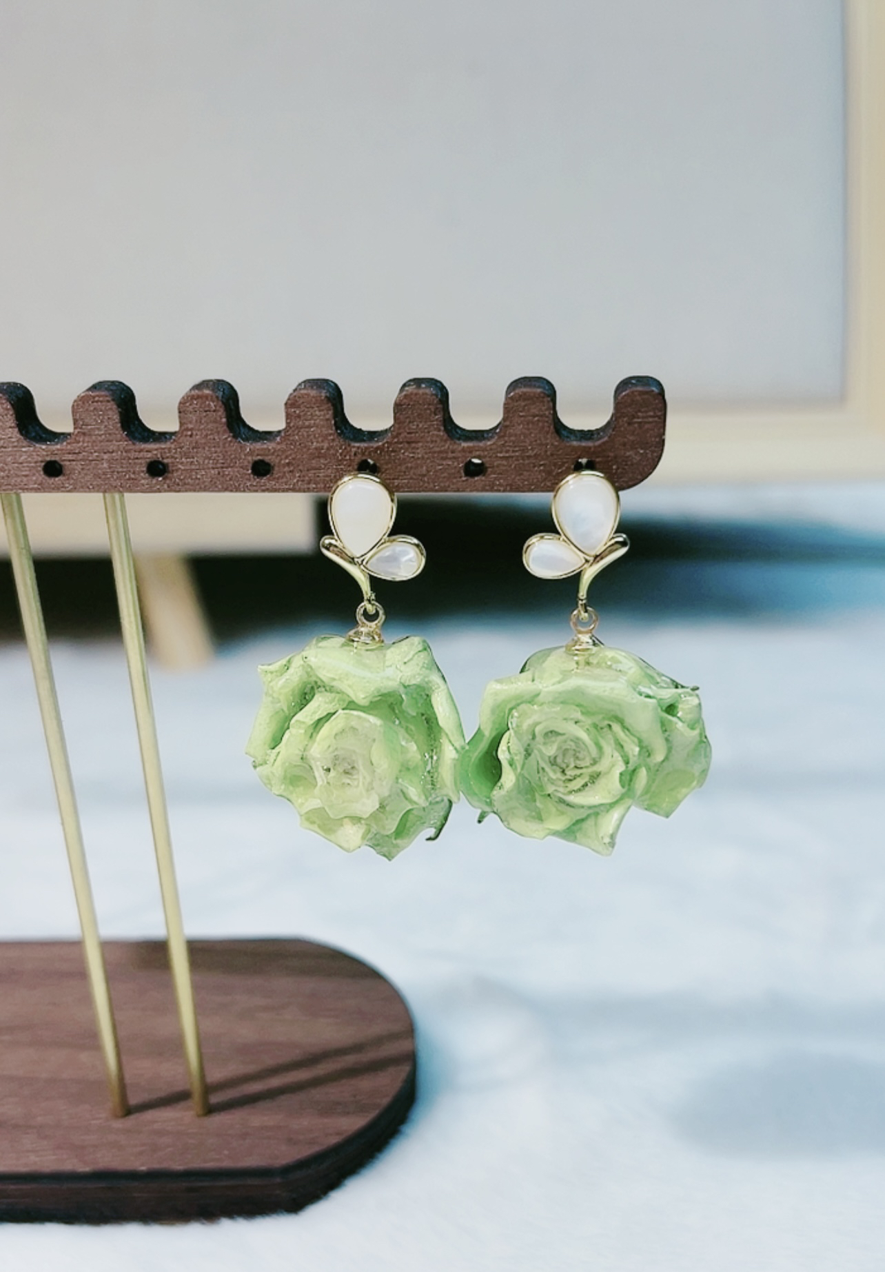 铜合金树脂耳饰 真花玫瑰清新甜美风天然贝壳镶嵌玫瑰耳环