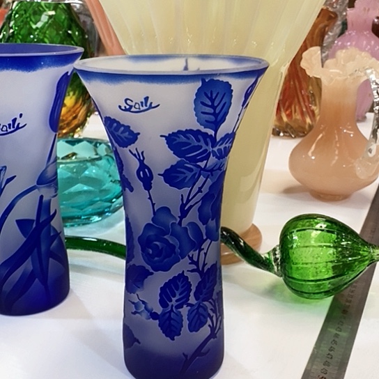 琉璃花瓶高22厘米口径18厘米