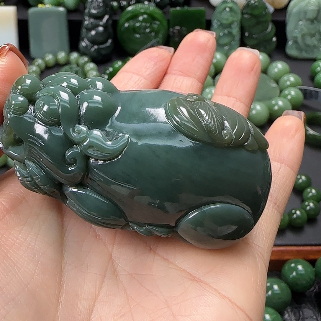 和田玉未镶嵌珠宝奇石