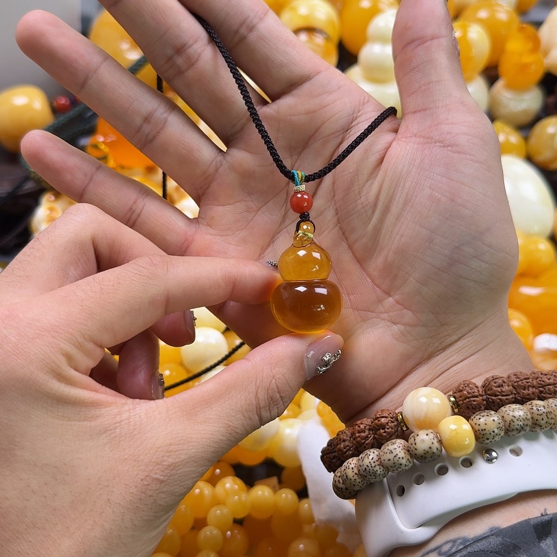 蜜蜡珠宝奇石未镶嵌