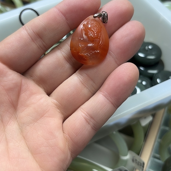 未镶嵌戒指和田玉（糖玉）