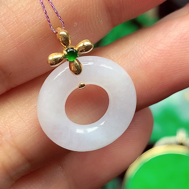 翡翠18K金镶嵌颈饰翡翠