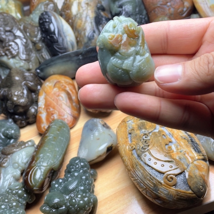 和田玉未镶嵌挂件