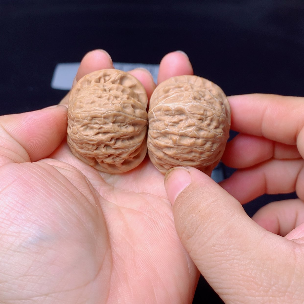 【闪购商品】文玩核桃把件铁锤40尖有一只需要轻蹭