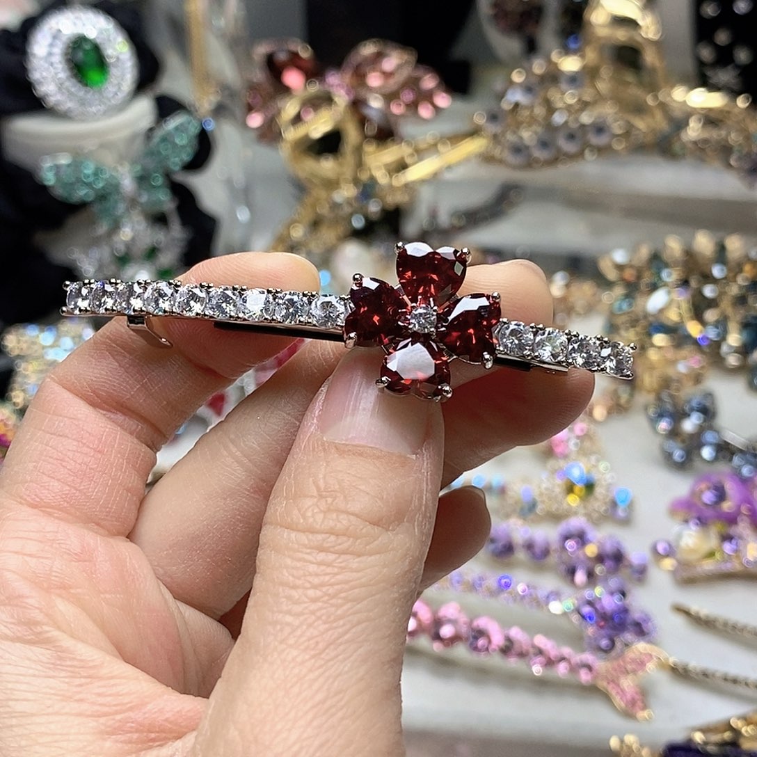 仿水晶合金花朵一字弹扣