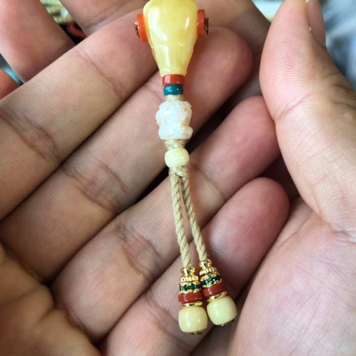 未镶嵌蜜蜡珠宝奇石
