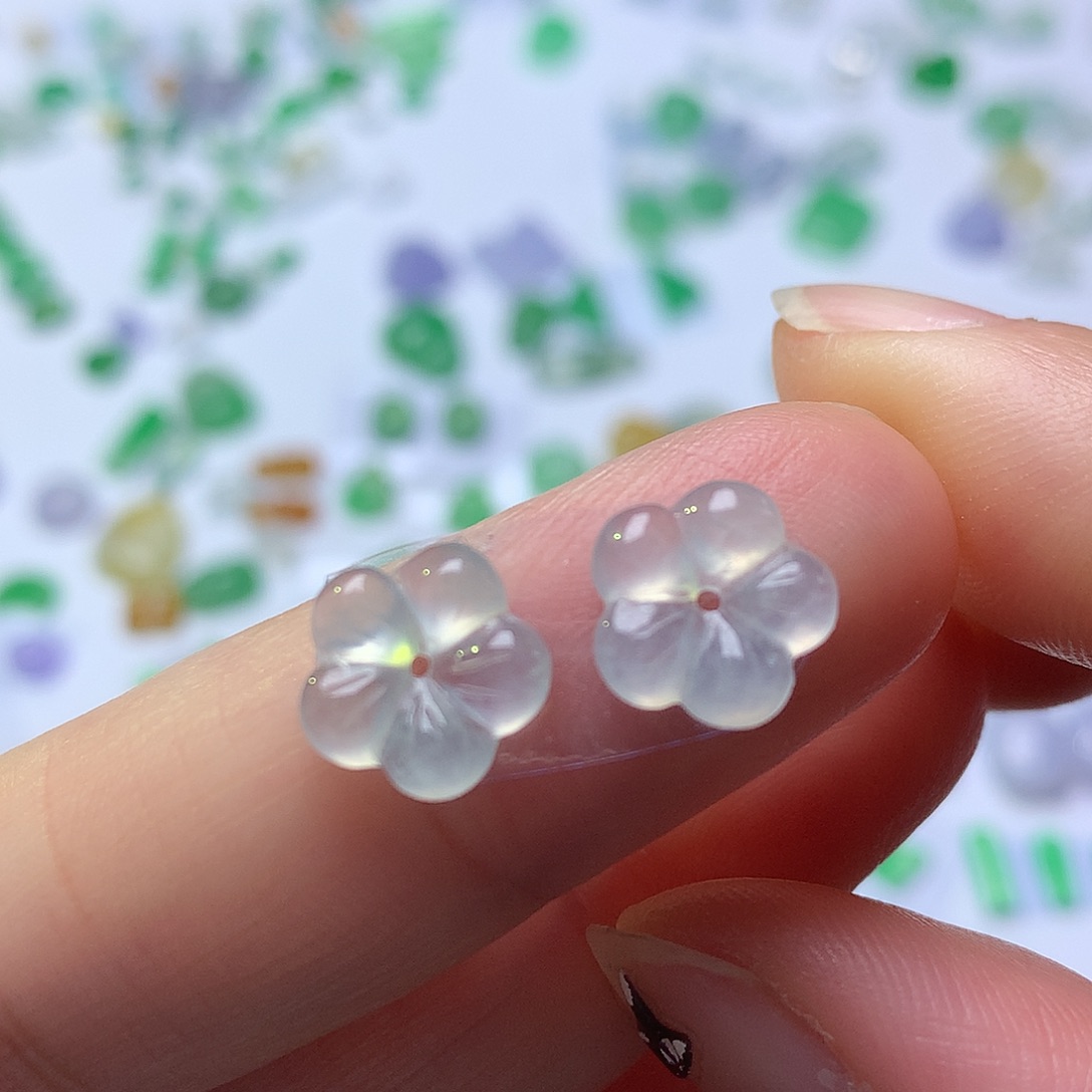 翡翠未镶嵌颈饰花