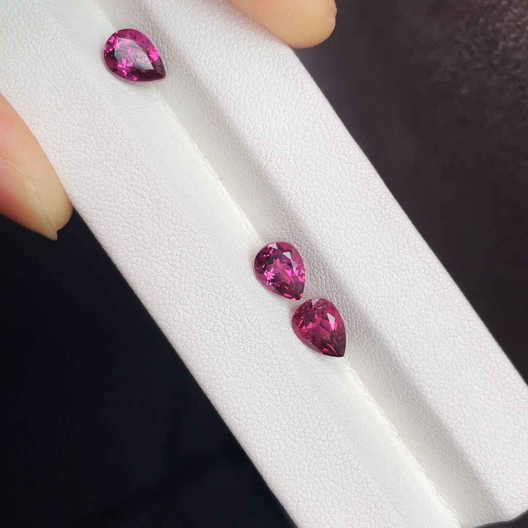 石榴石裸石未镶嵌一颗