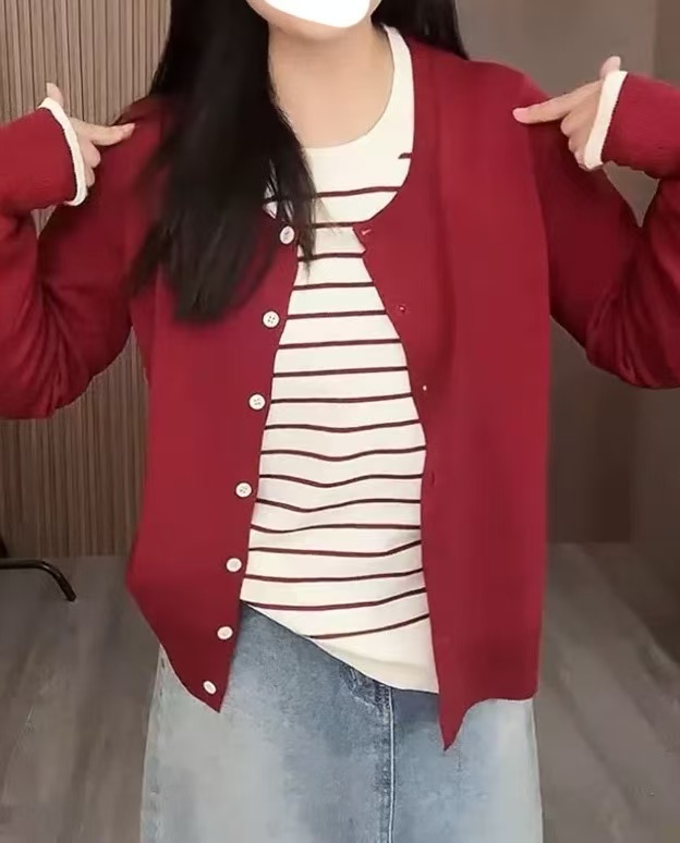 大码新款刺绣假两件针织衫女装新春季胖MM遮肉显瘦长袖上衣8001#1