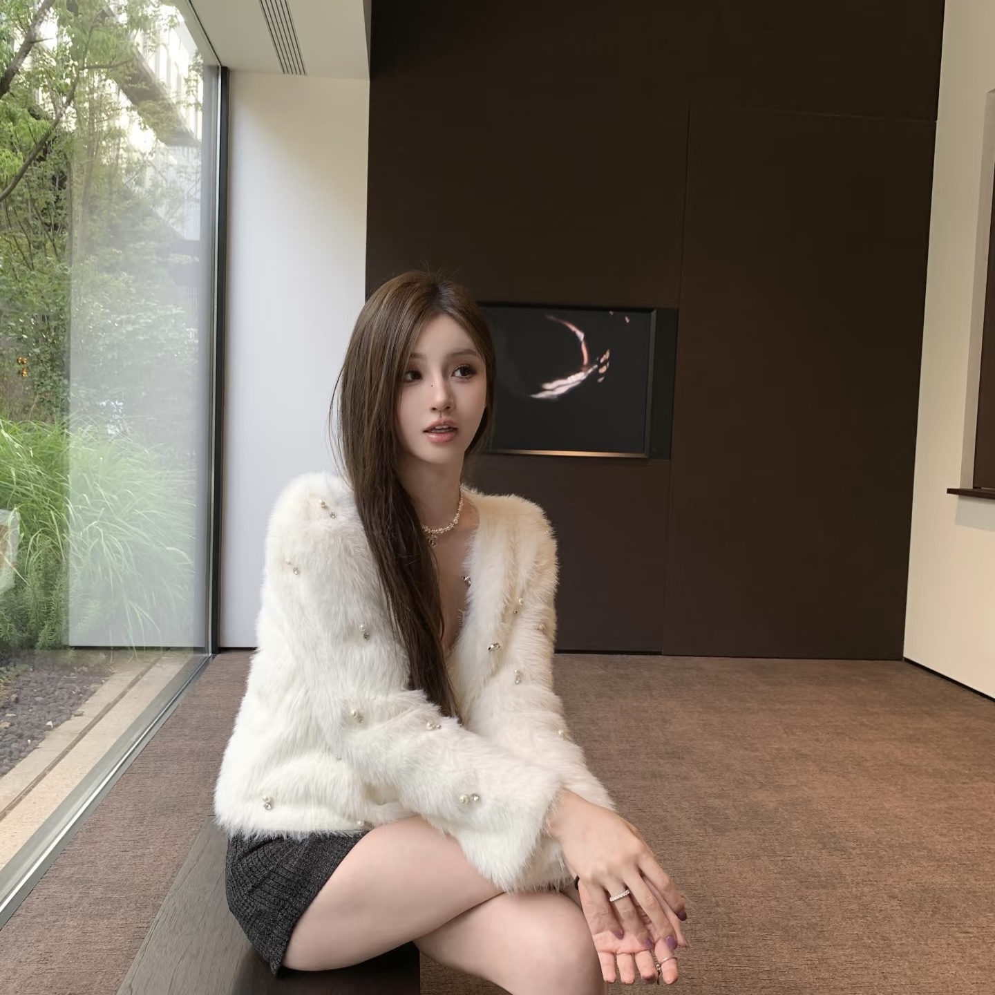 <猪猪出品>秋网红气质白色名媛流苏镶钻钉珠秋冬时尚V针织上衣217