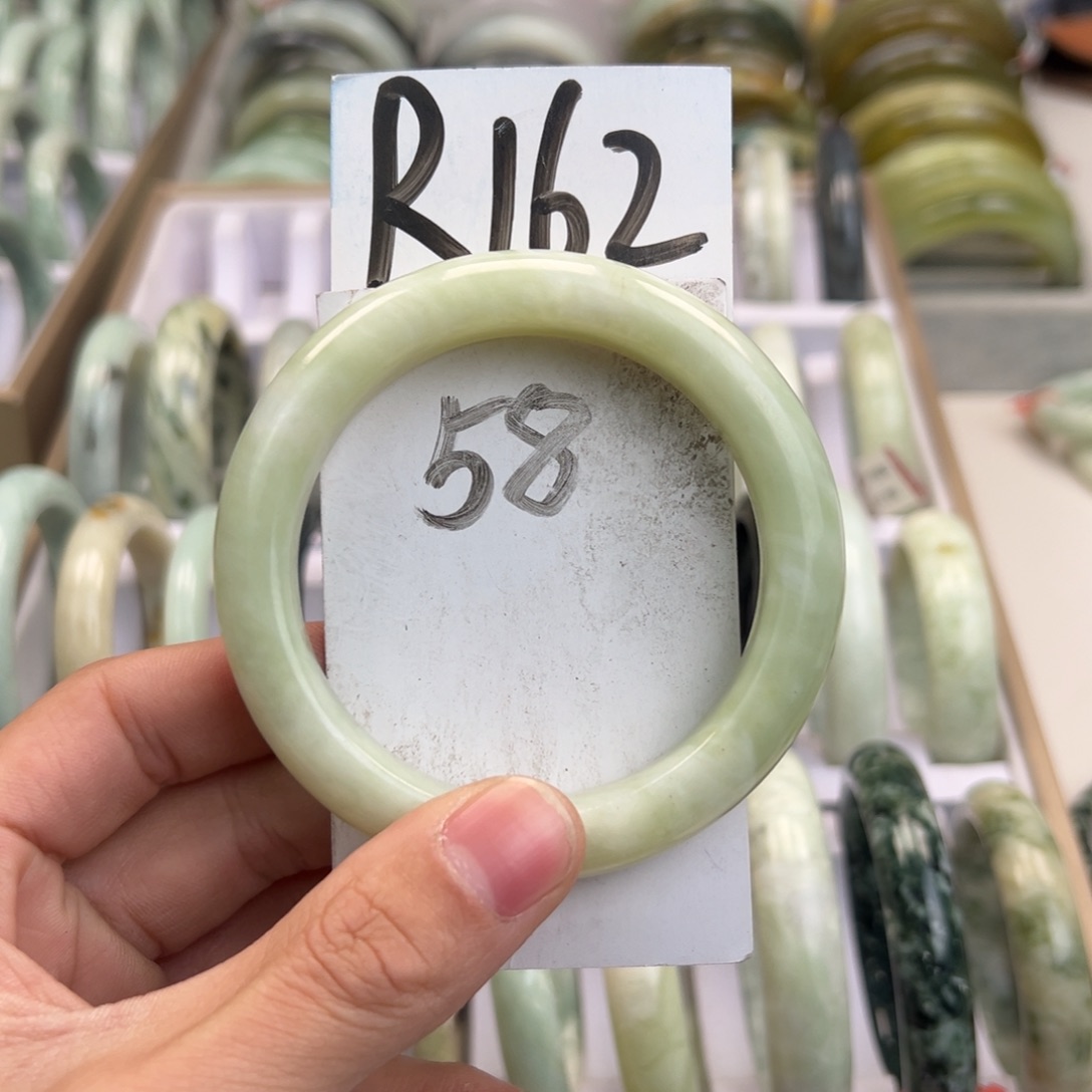 岫玉手镯未镶嵌天然岫玉