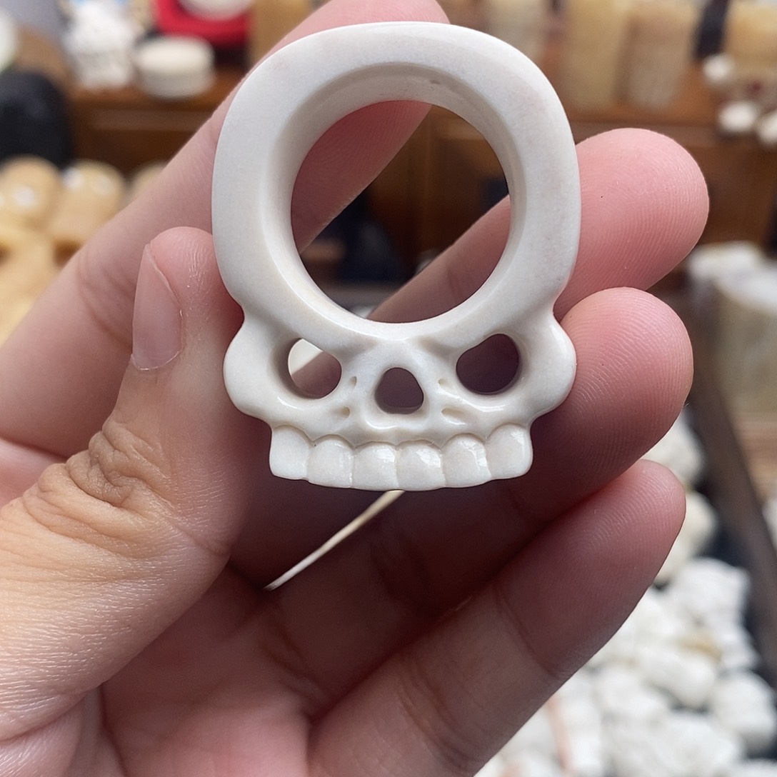 鹿骨把件c32恶灵指虎