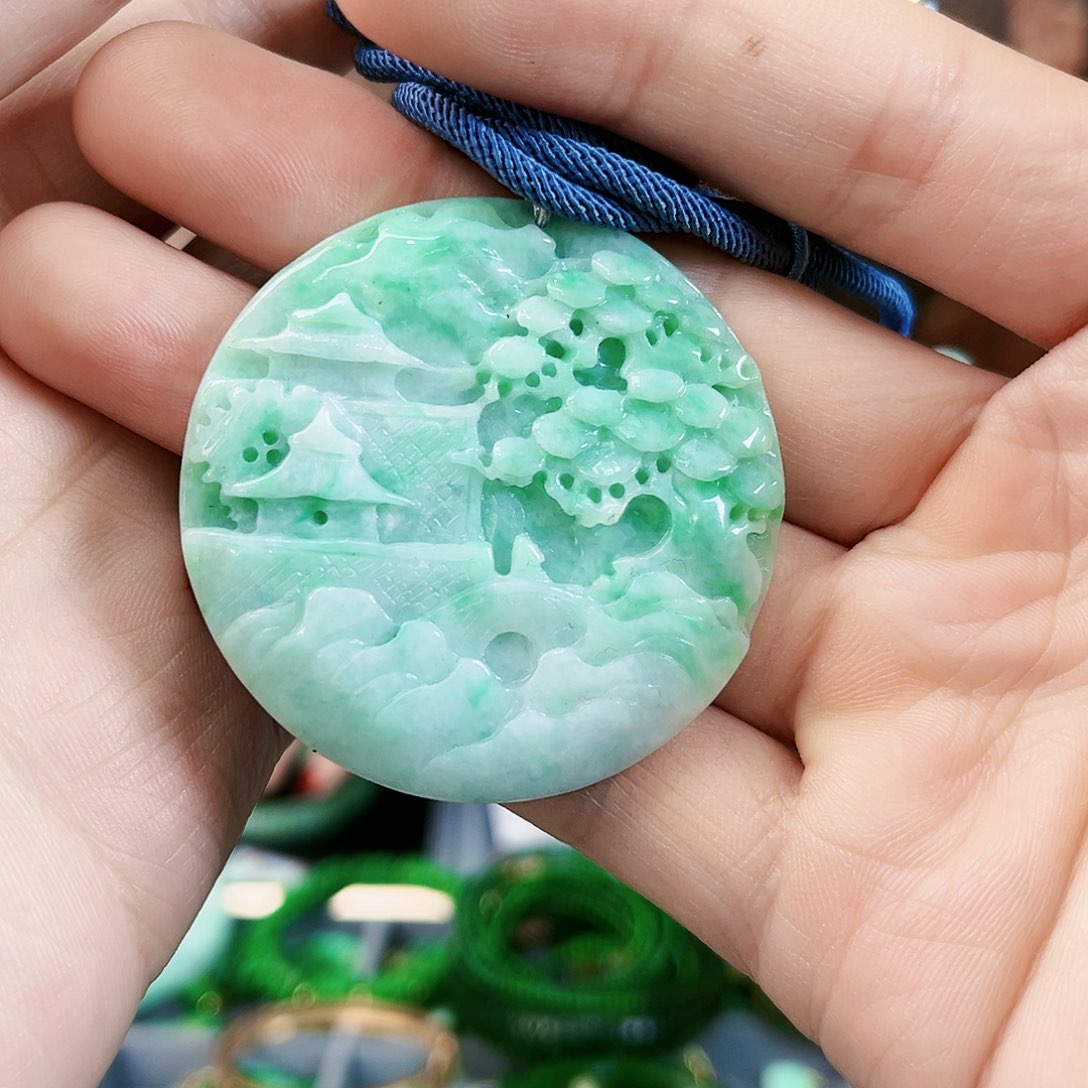 翡翠颈饰未镶嵌吊坠多样性