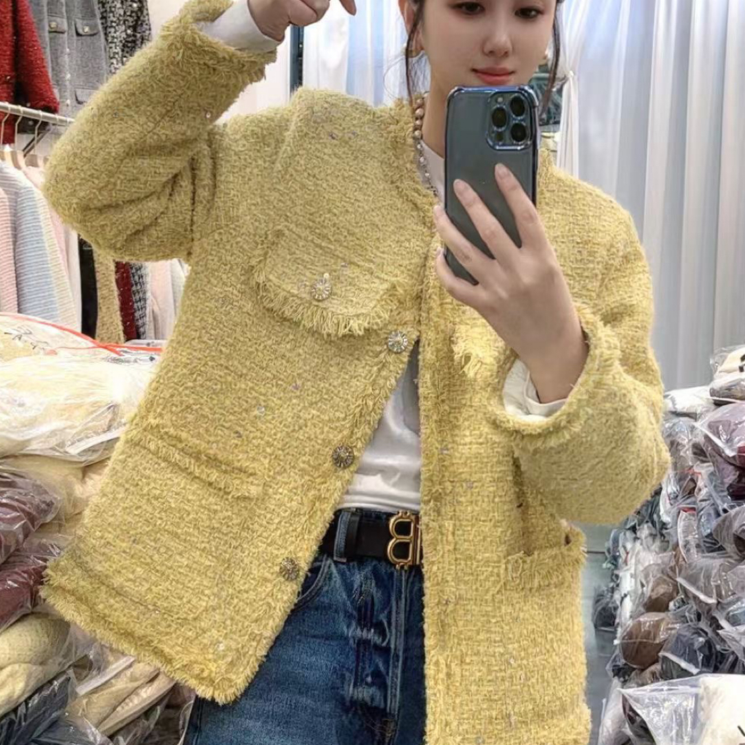 秋冬小香风气质百搭短外套