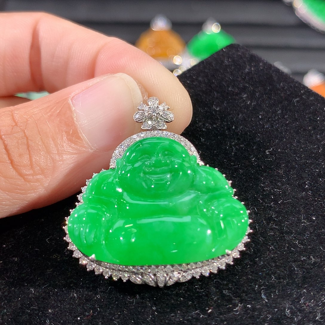 翡翠18K金镶嵌颈饰