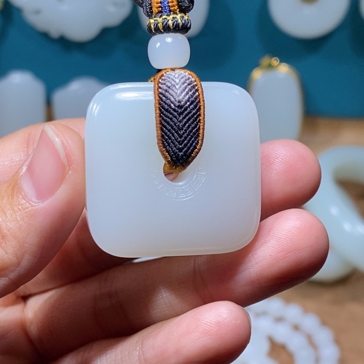 和田玉挂件未镶嵌東**娘