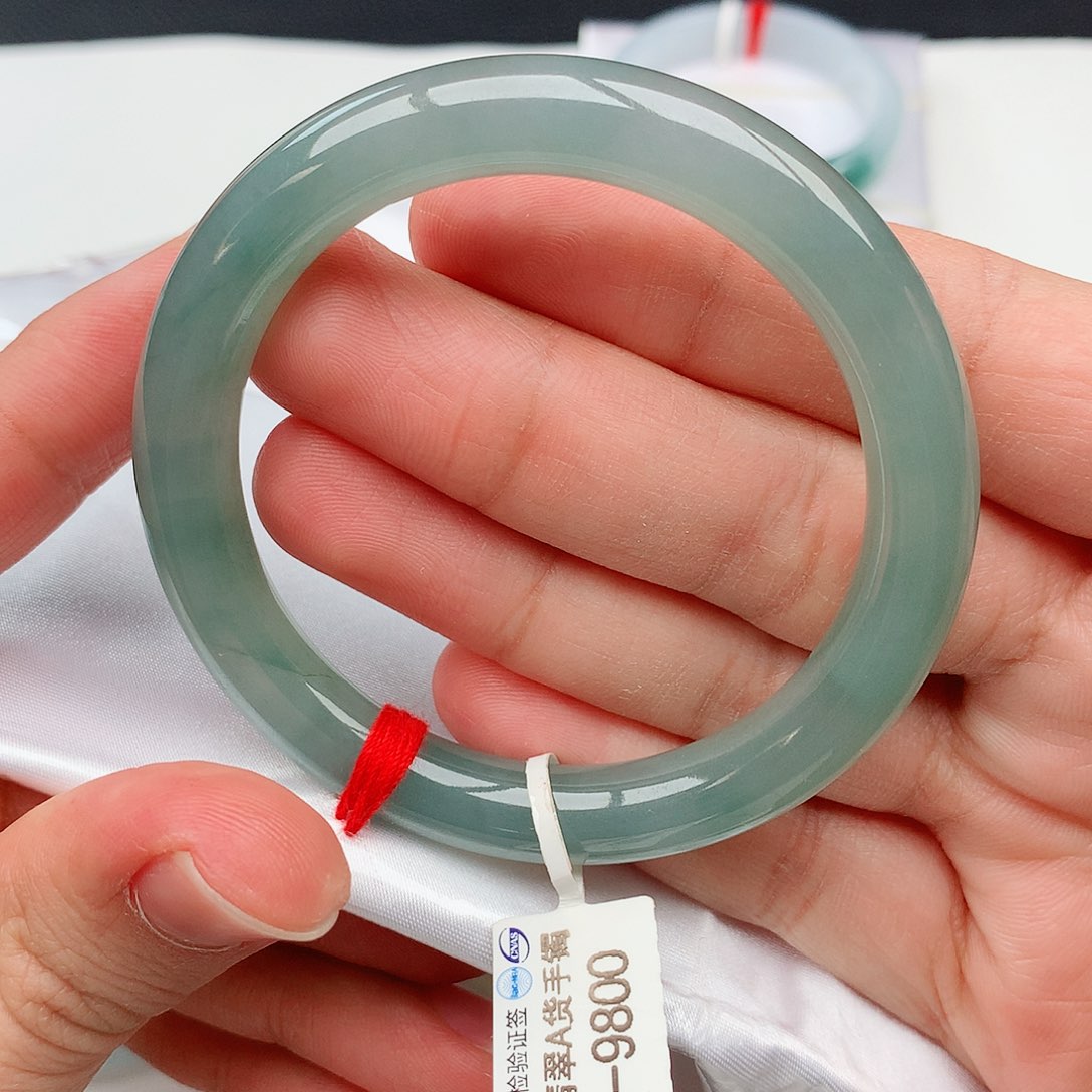 翡翠手镯未镶嵌天然翡翠手镯