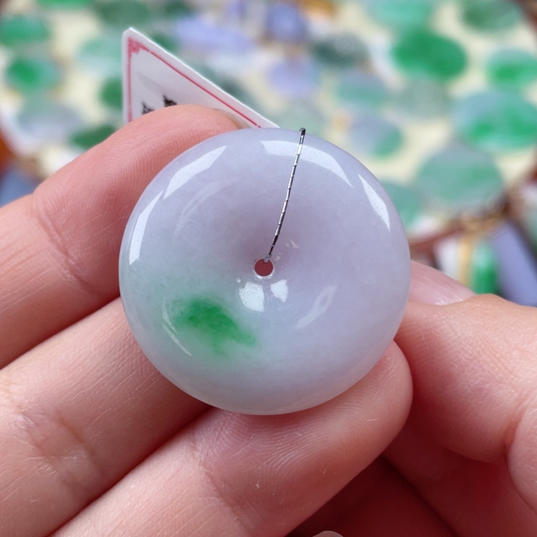 颈饰未镶嵌翡翠平安扣