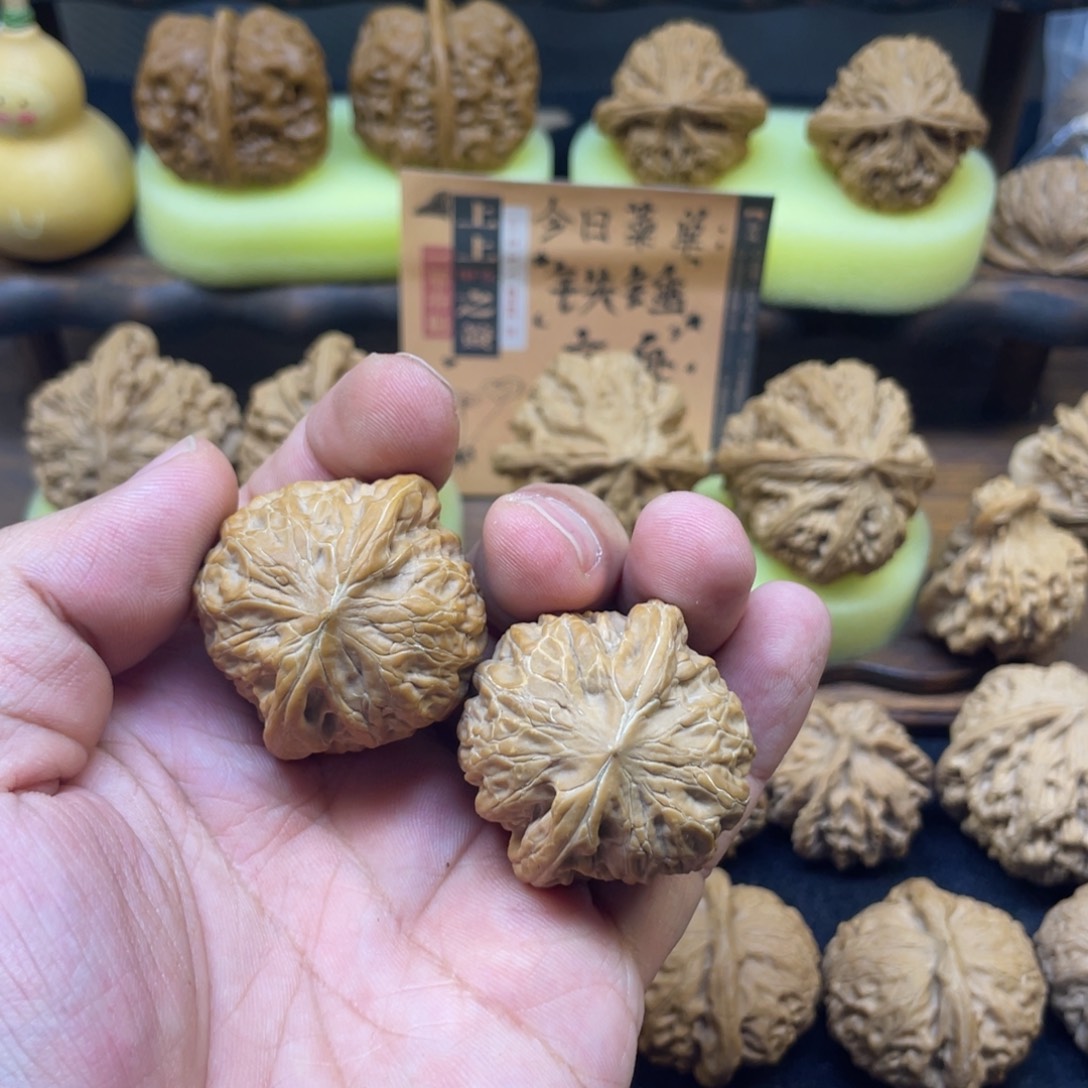 吊坠文玩核桃瑕疵铁锤