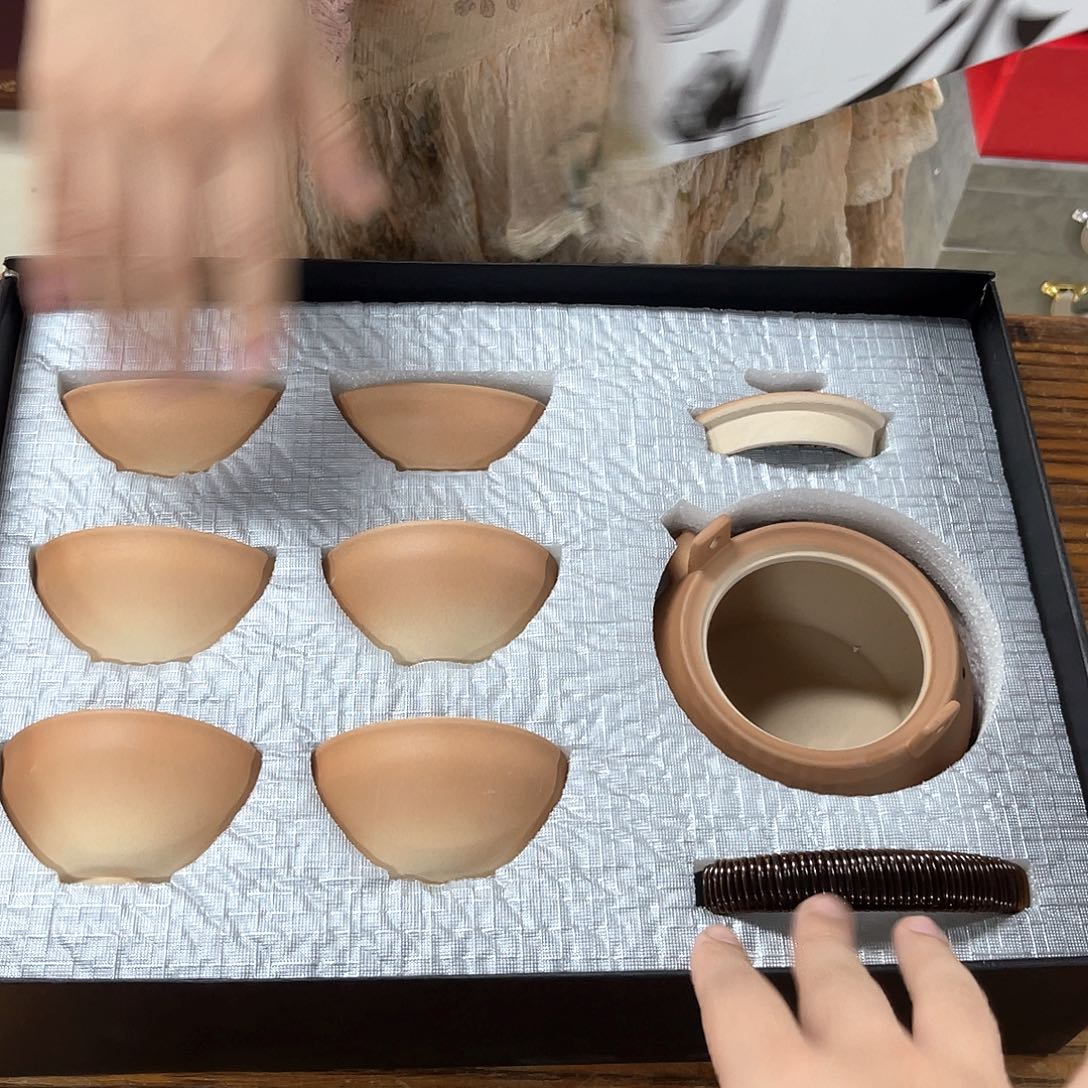 孤品茶具套装等。          