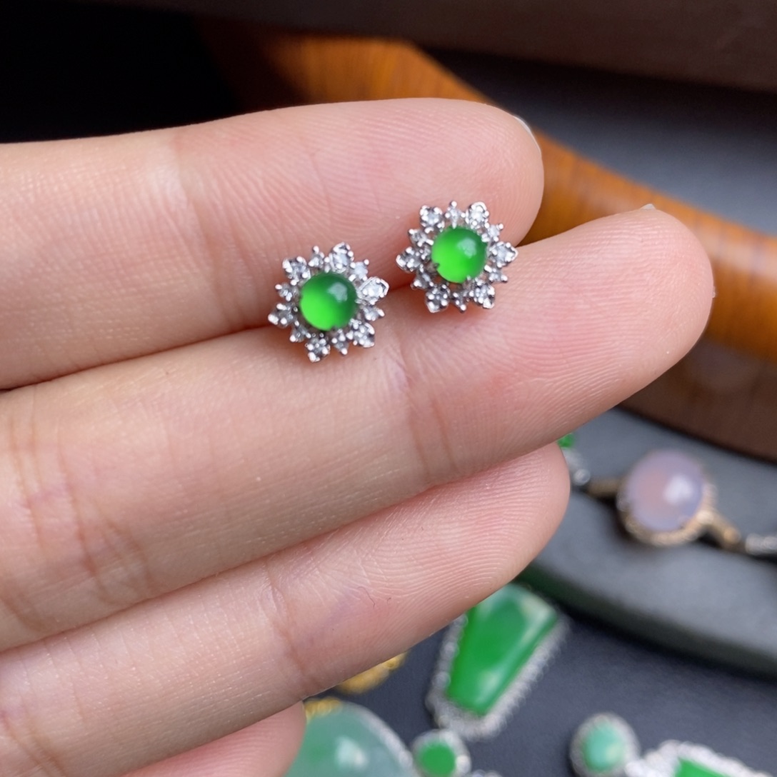 翡翠耳饰18K金镶嵌18Ｋ金蛋面耳钉