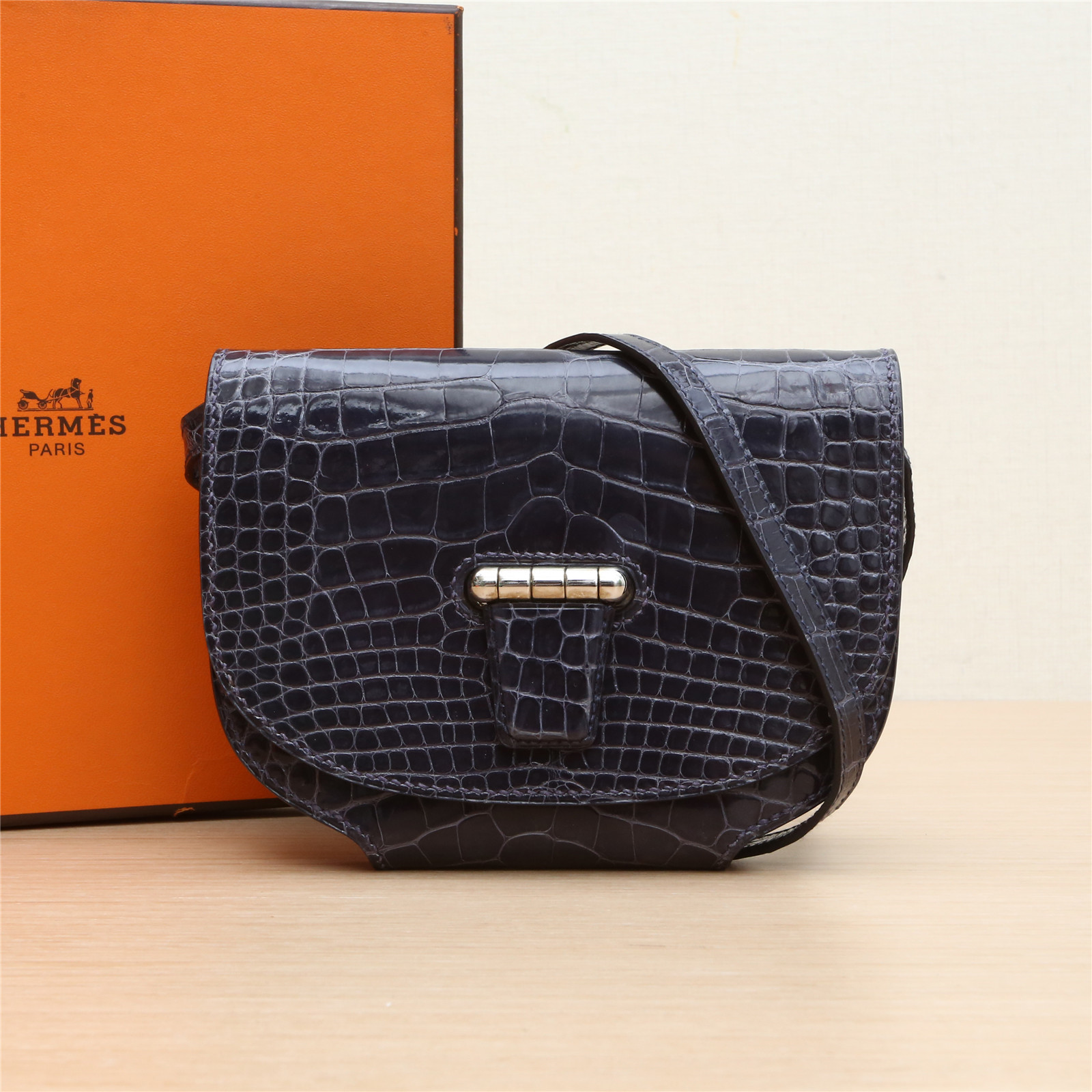 95新 Hermes/爱马仕 【小花Han】Mini斜挎包 鳄鳄 波罗的海蓝 框R包