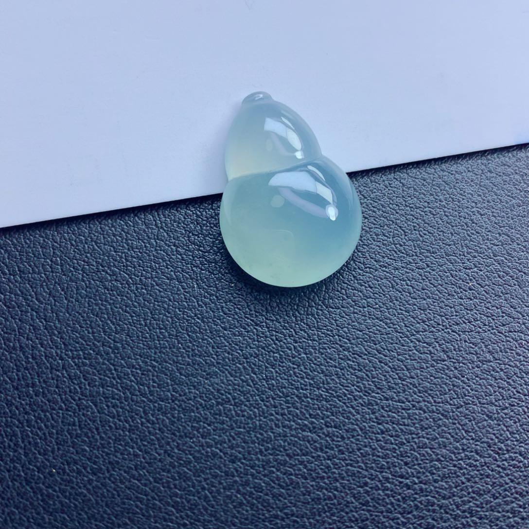 翡翠颈饰未镶嵌葫芦