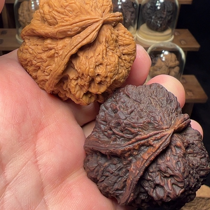 文玩核桃把件金刚佛手三棱45mm