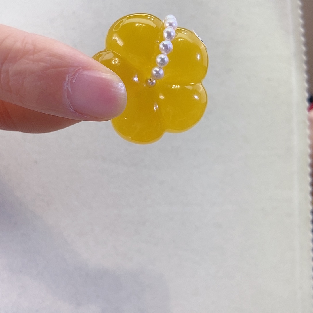 未镶嵌颈饰蜜蜡花花