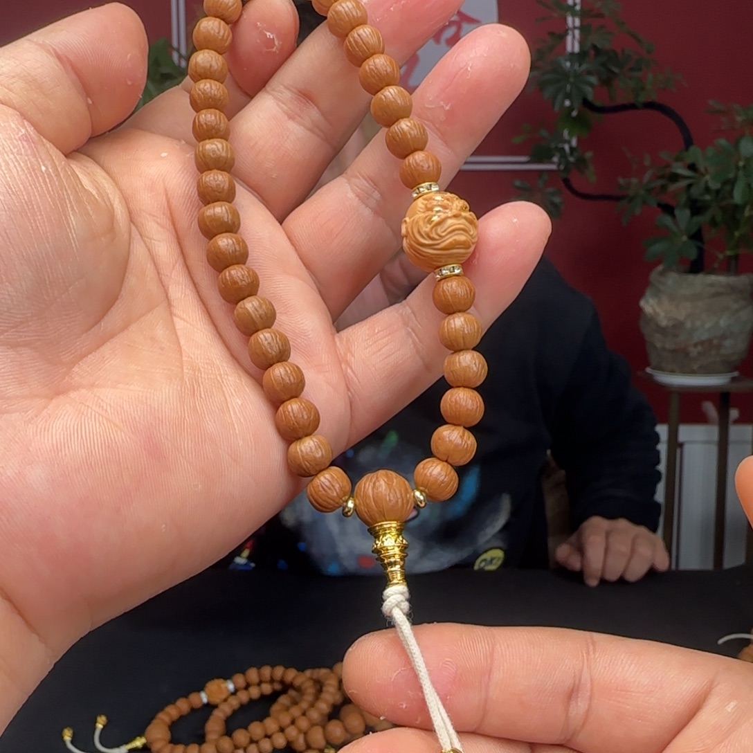 猴头核桃手串双歧8+带配饰一套