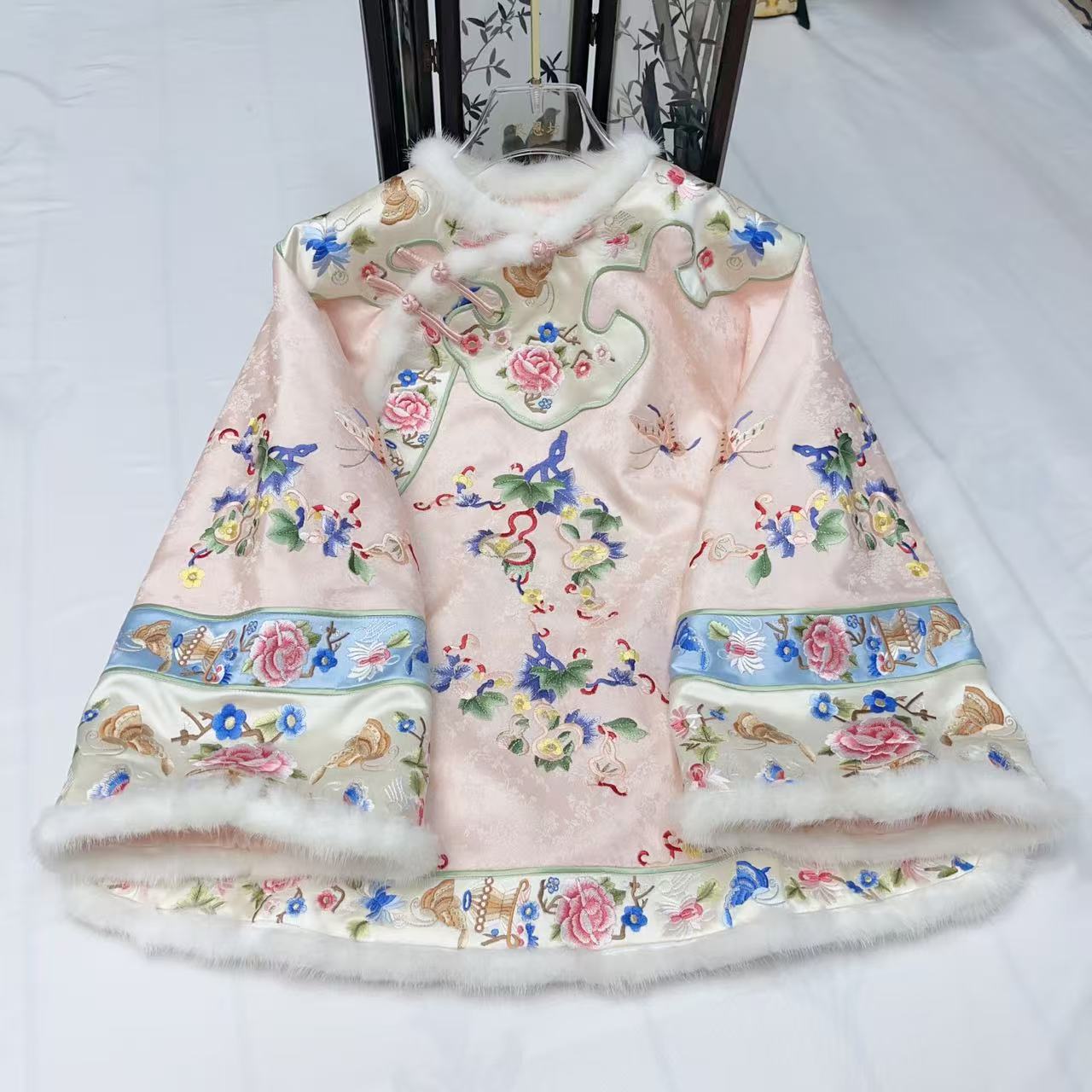 国风真丝桑蚕丝手推绣绣花短款时尚气质百搭中式冬款外套冬季棉衣