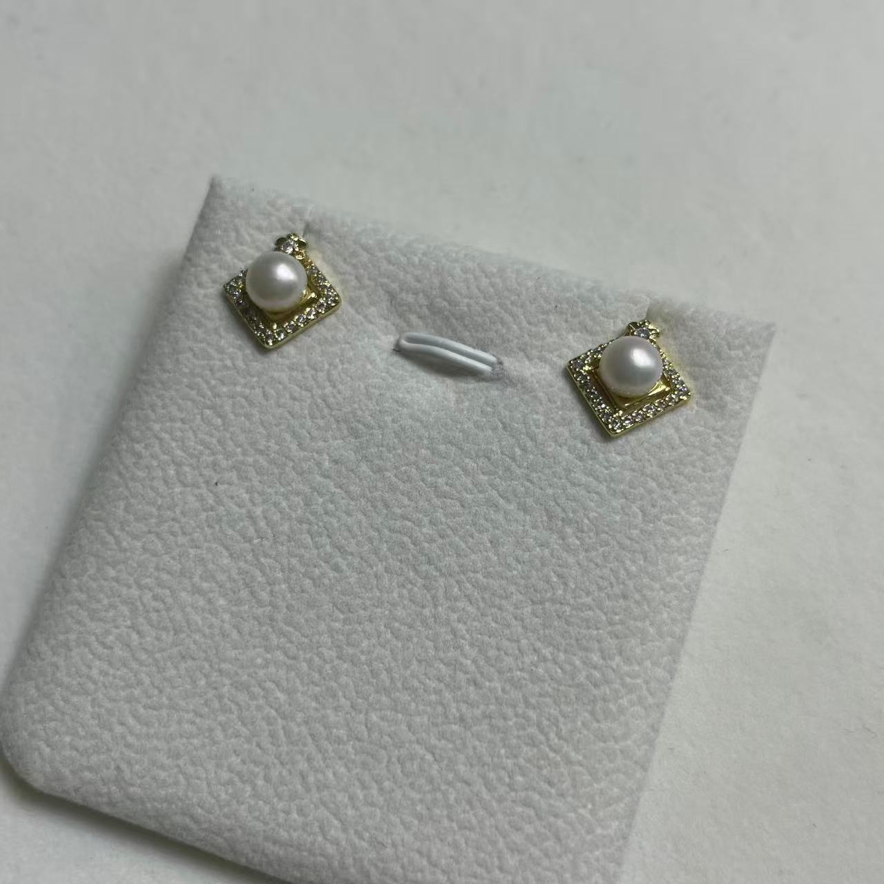 淡水珍珠耳钉方钻款（多样性发货）329